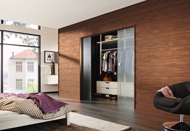Verkleidete Wände im Schlafzimmer aus Holz | Holz-Hauff in Leingarten