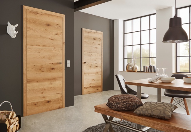 Zwei Holz-Zimmertüren im modernen Essbereich | Holz-Hauff in Leingarten