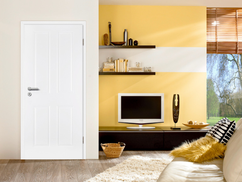 Weißlacktür im Wohnzimmer | Holz-Hauff in Leingarten