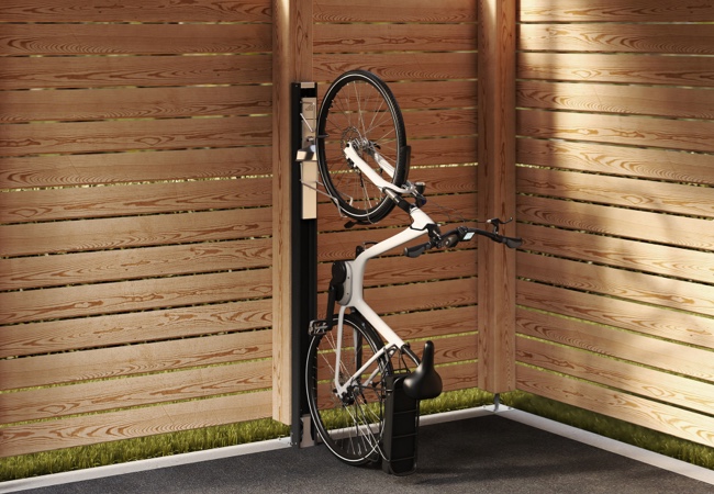 Schwarz-weißes Fahrrad angebracht am BikeLift im Holz-Carport | Gartenordnung | Holz-Hauff in Leingarten