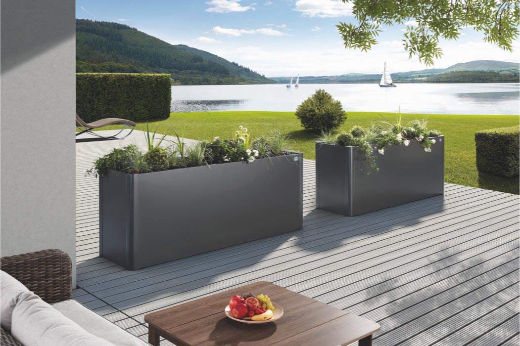 Zwei Hochbeete Belvedere aus Metall auf moderner Terrasse | Pflanzbeete und Hochbeete | Holz-Hauff in Leingarten