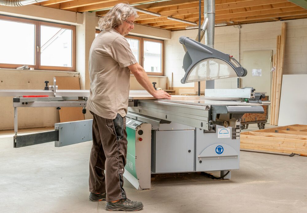 Formatkreissäge | Holzbearbeitung bei Holz-Hauff GmbH in Leingarten