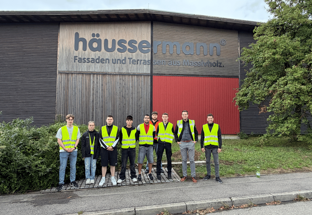 Gruppenbild Häussermann Gruppenbild Häusseramnn Azubiausflug 2026 | bei Holz-Hauff GmbH in Leingarten